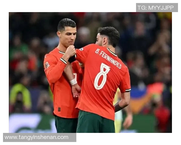 复古足球传奇回顾经典球星瞬间 见证足坛黄金时代的辉煌与荣耀