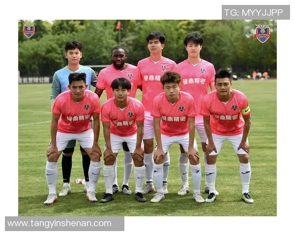 初一十五班足球球星风采展示 与校园足球文化的完美融合